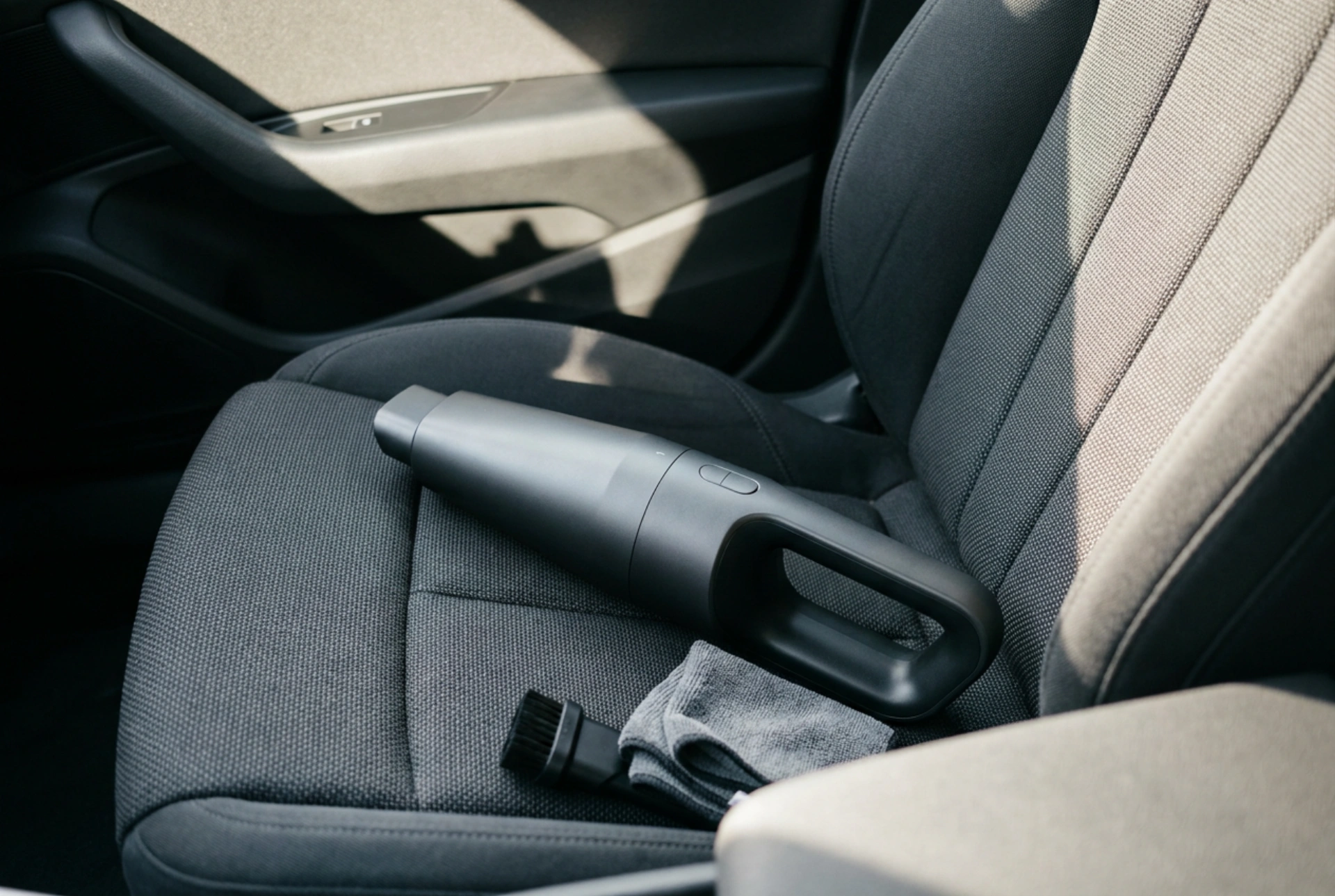 Como escolher um aspirador de pó automotivo para areia, poeira e pelos