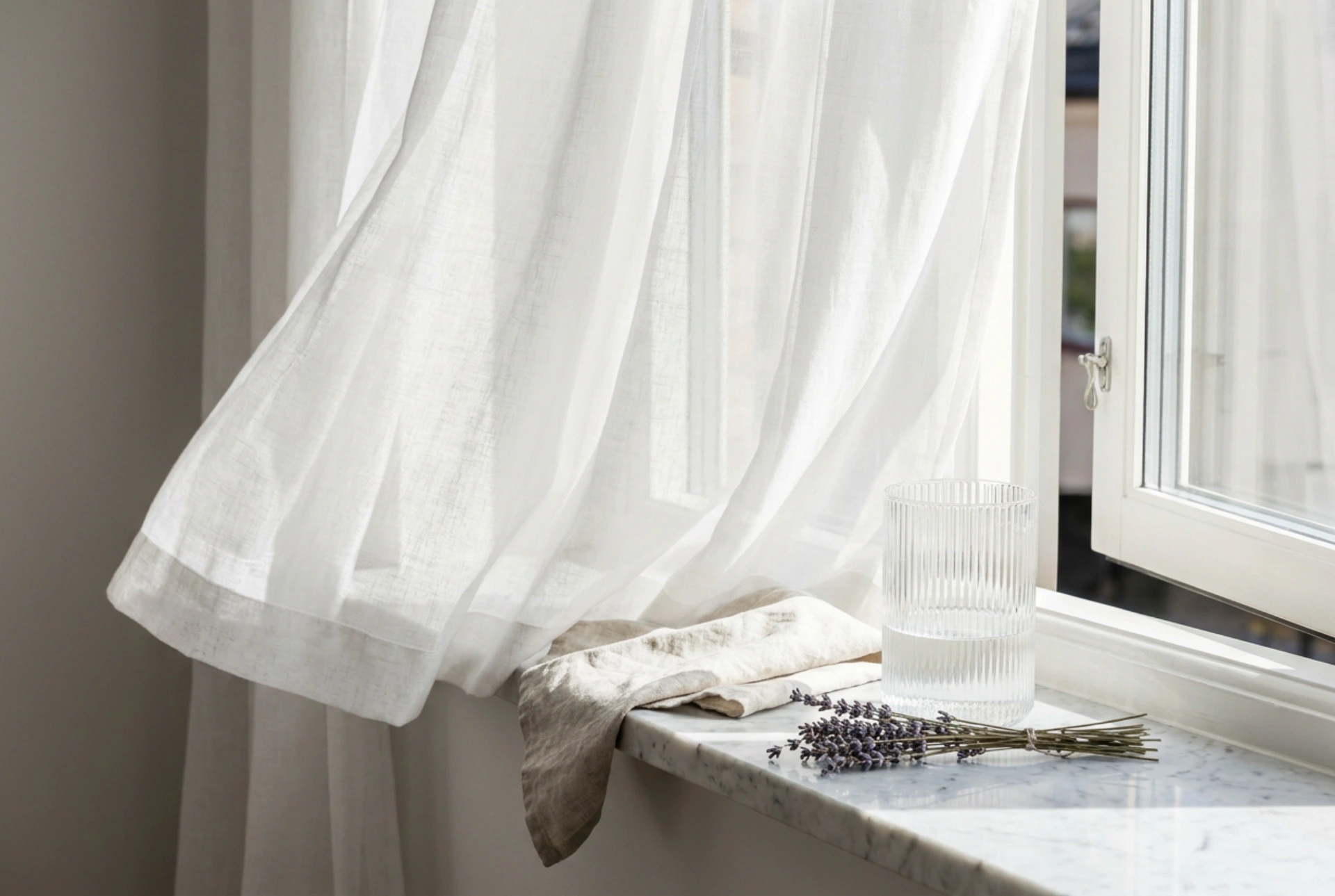 Como funciona o lava-roupas para cortinas e quando vale a pena substituí-lo por um método caseiro