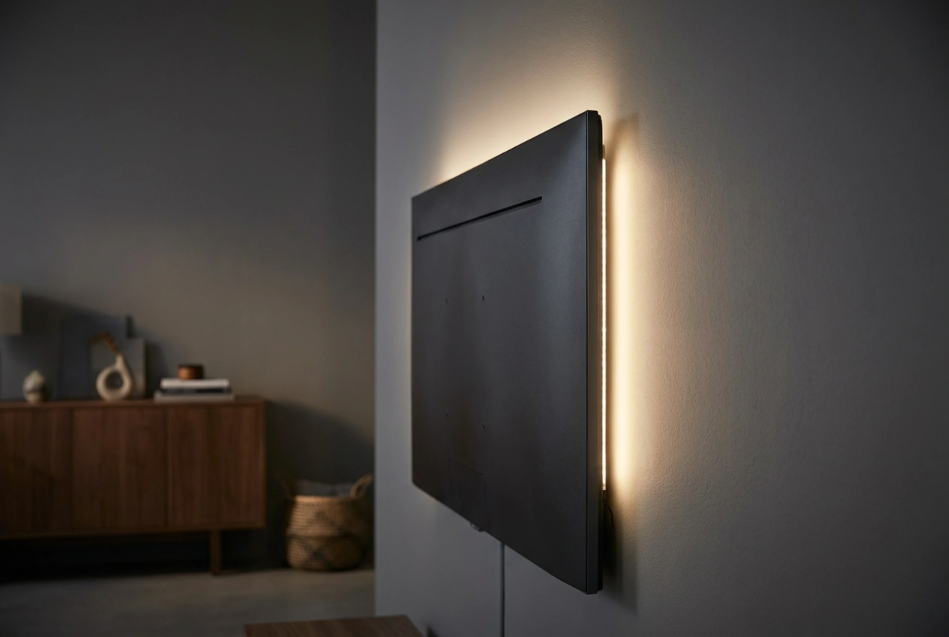 Como ajustar a iluminação traseira da TV para melhorar o contraste