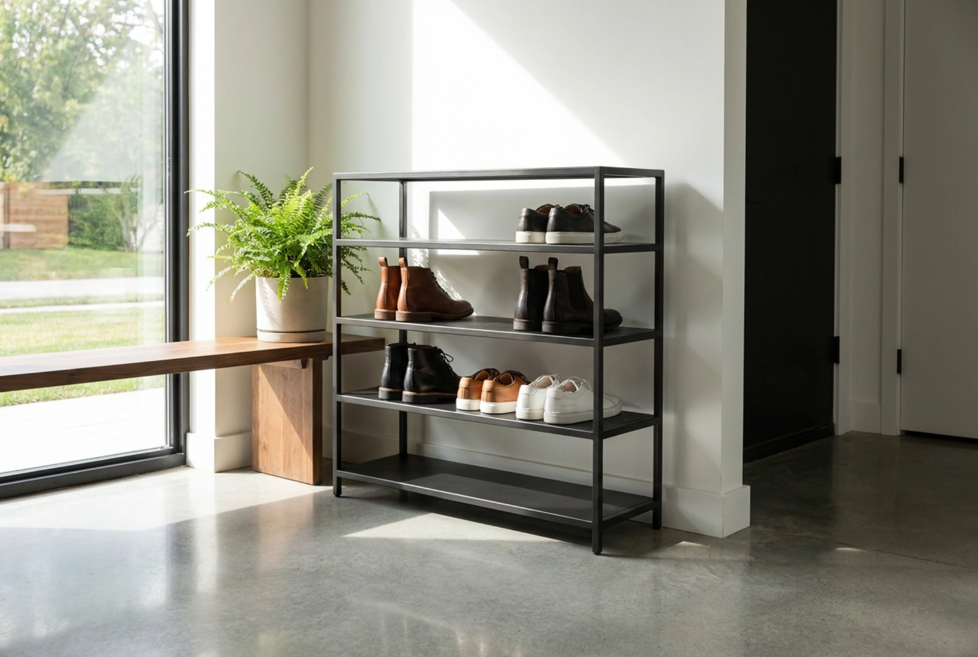 Como integrar uma sapateira industrial estilo loft em um hall de entrada organizado